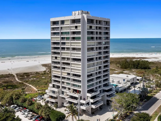 The Terrace Condos by Frank Smith