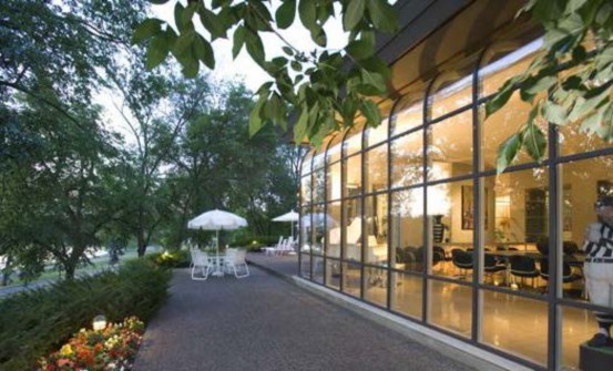 2505 E. Lake of the Isles Parkway